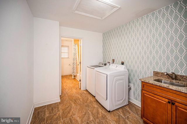 616 LAKEVIEW PKWY, Locust Grove, VA 22508