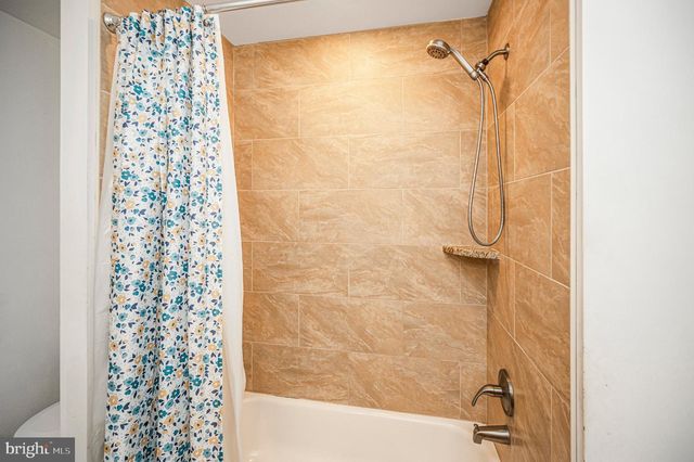 616 LAKEVIEW PKWY, Locust Grove, VA 22508