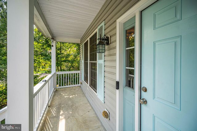 616 LAKEVIEW PKWY, Locust Grove, VA 22508