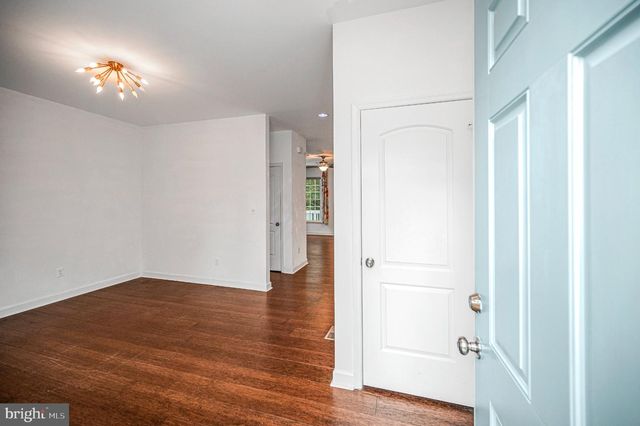 616 LAKEVIEW PKWY, Locust Grove, VA 22508