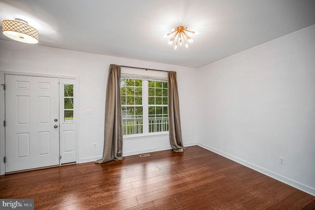 616 LAKEVIEW PKWY, Locust Grove, VA 22508