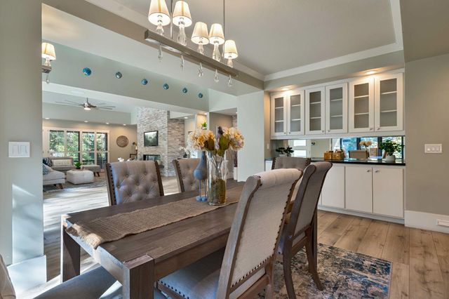 7529 Pineridge Ln, Fair Oaks, CA 95628