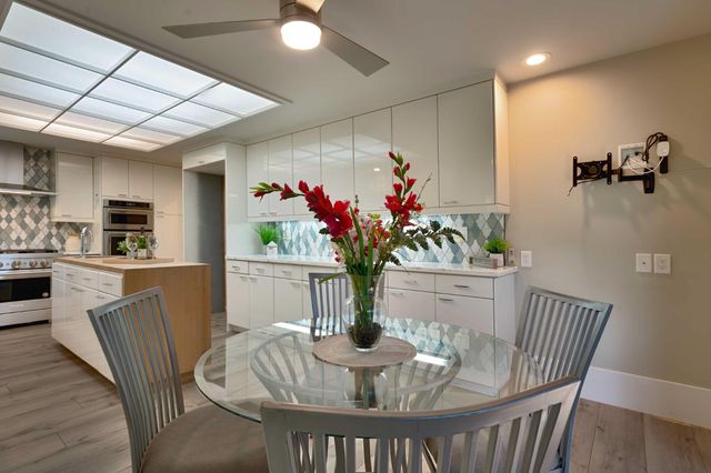 7529 Pineridge Ln, Fair Oaks, CA 95628