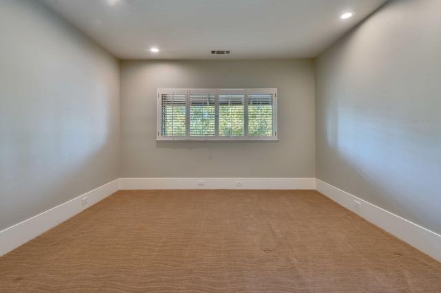 7529 Pineridge Ln, Fair Oaks, CA 95628