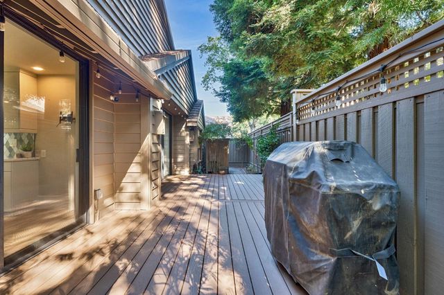 7529 Pineridge Ln, Fair Oaks, CA 95628