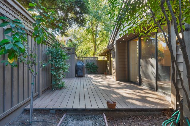 7529 Pineridge Ln, Fair Oaks, CA 95628