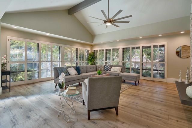 7529 Pineridge Ln, Fair Oaks, CA 95628