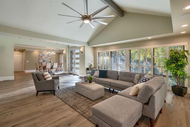 7529 Pineridge Ln, Fair Oaks, CA 95628