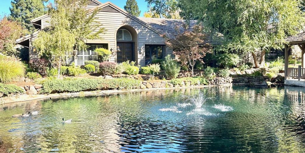 7529 Pineridge Ln, Fair Oaks, CA 95628