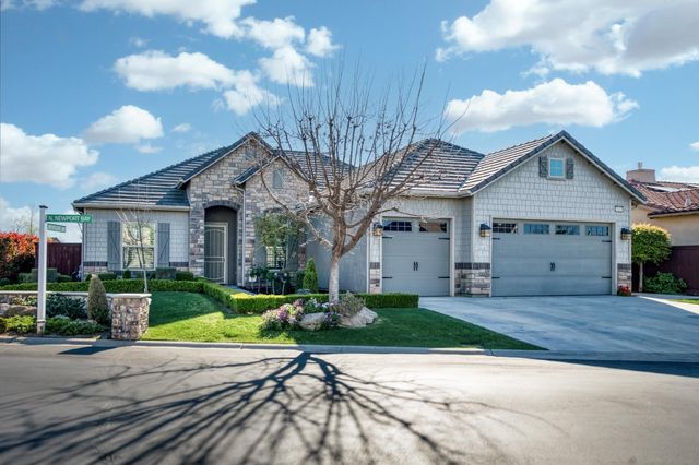 4160 N Newport Bay, Clovis, CA 93619