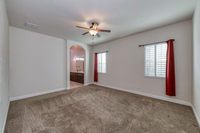 4160 N Newport Bay, Clovis, CA 93619