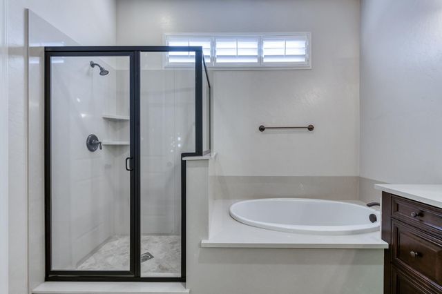 4160 N Newport Bay, Clovis, CA 93619