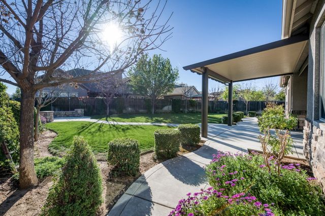 4160 N Newport Bay, Clovis, CA 93619