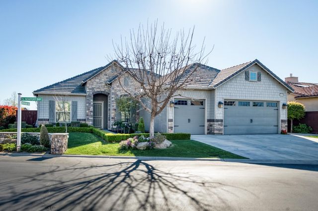 4160 N Newport Bay, Clovis, CA 93619