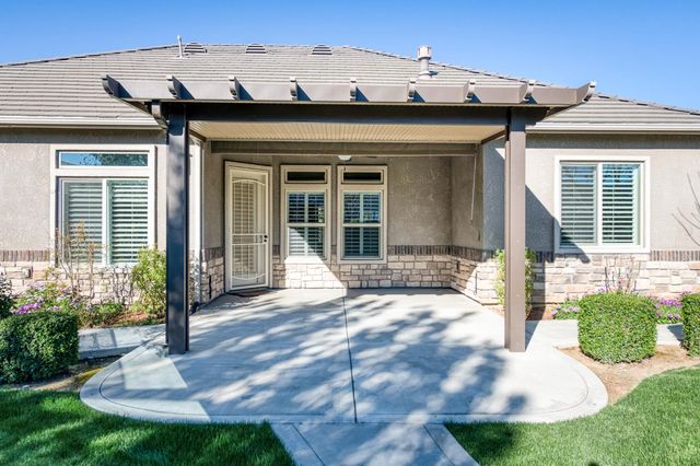 4160 N Newport Bay, Clovis, CA 93619