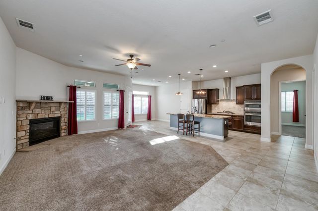 4160 N Newport Bay, Clovis, CA 93619