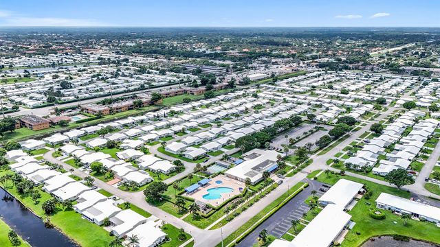 514 SW 20th Street, Boynton Beach, FL 33426