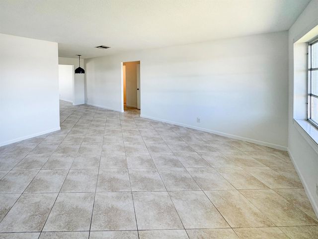 514 SW 20th Street, Boynton Beach, FL 33426