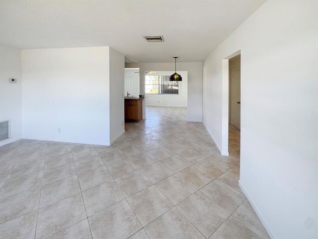 514 SW 20th Street, Boynton Beach, FL 33426