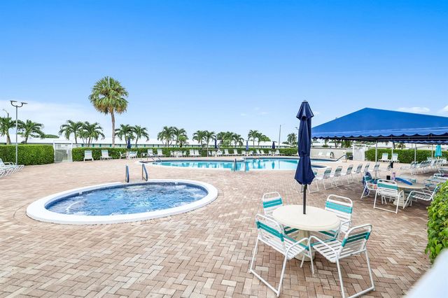 514 SW 20th Street, Boynton Beach, FL 33426