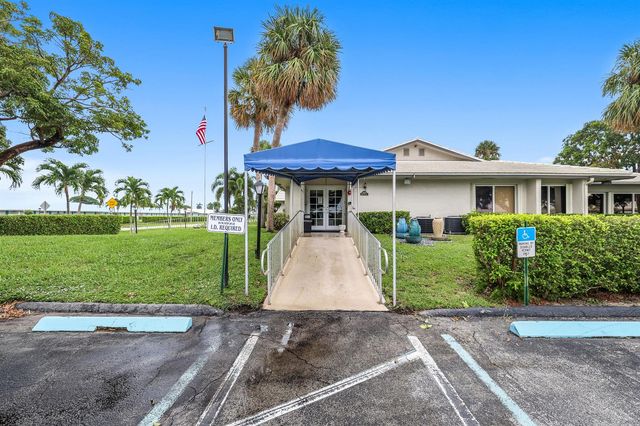 514 SW 20th Street, Boynton Beach, FL 33426