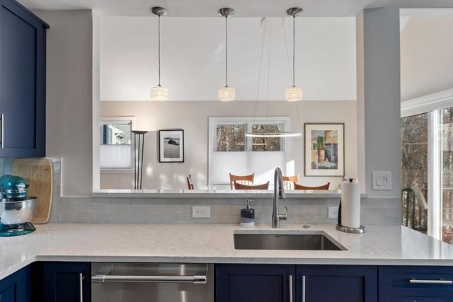 345 Bishops Forest Dr 345, Waltham, MA 02452