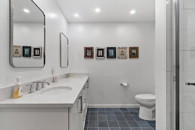 345 Bishops Forest Dr 345, Waltham, MA 02452