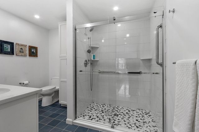 345 Bishops Forest Dr 345, Waltham, MA 02452