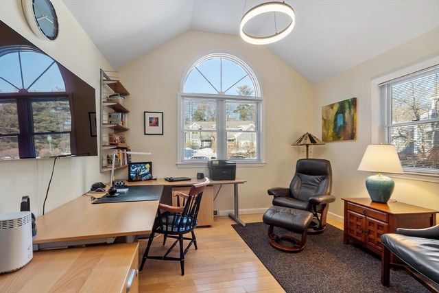 345 Bishops Forest Dr 345, Waltham, MA 02452