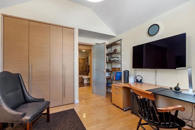 345 Bishops Forest Dr 345, Waltham, MA 02452