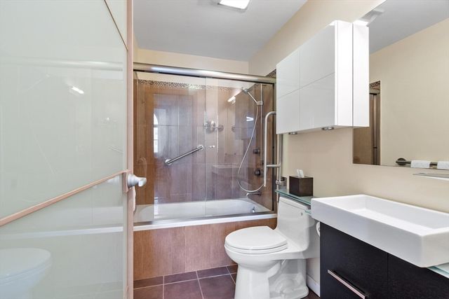 345 Bishops Forest Dr 345, Waltham, MA 02452