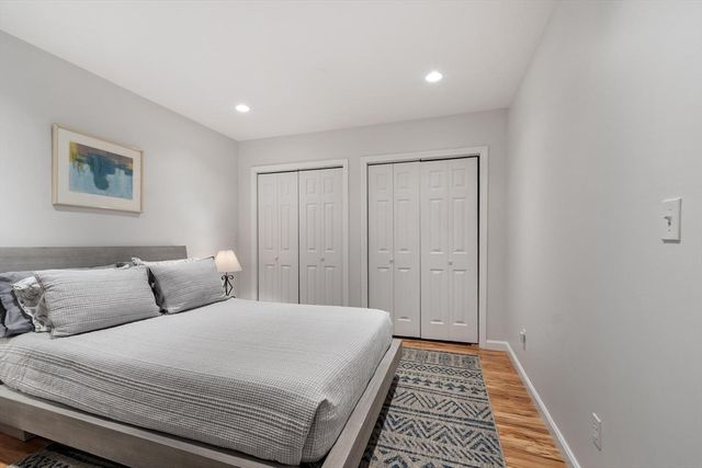 345 Bishops Forest Dr 345, Waltham, MA 02452