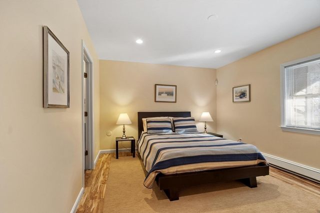 345 Bishops Forest Dr 345, Waltham, MA 02452