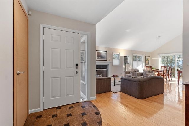 345 Bishops Forest Dr 345, Waltham, MA 02452