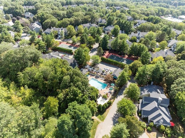 345 Bishops Forest Dr 345, Waltham, MA 02452