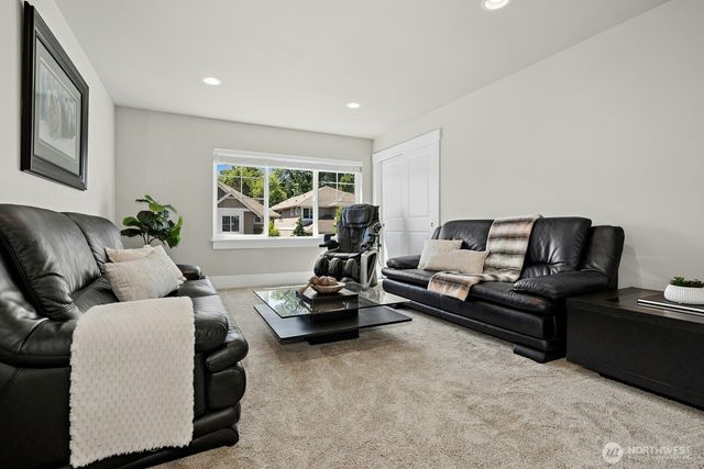 19028 175th Place SE, Renton, WA 98058