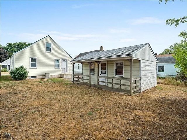 85 Manistee St, Pawtucket, RI 02861