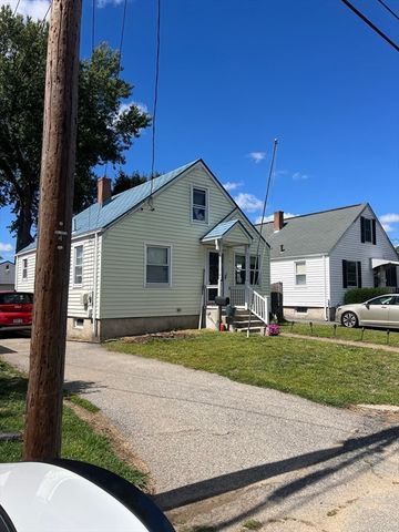 85 Manistee St, Pawtucket, RI 02861