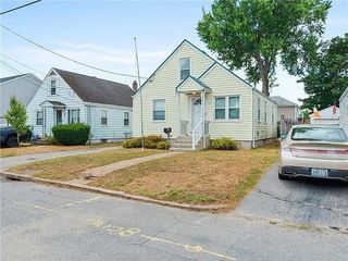 85 Manistee St, Pawtucket, RI 02861