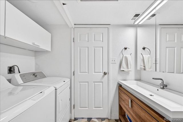 2525 S Dayton Way 2010, Denver, CO 80231