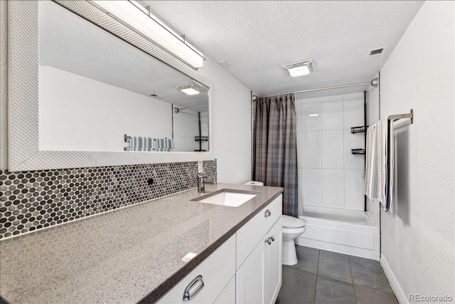 2525 S Dayton Way 2010, Denver, CO 80231