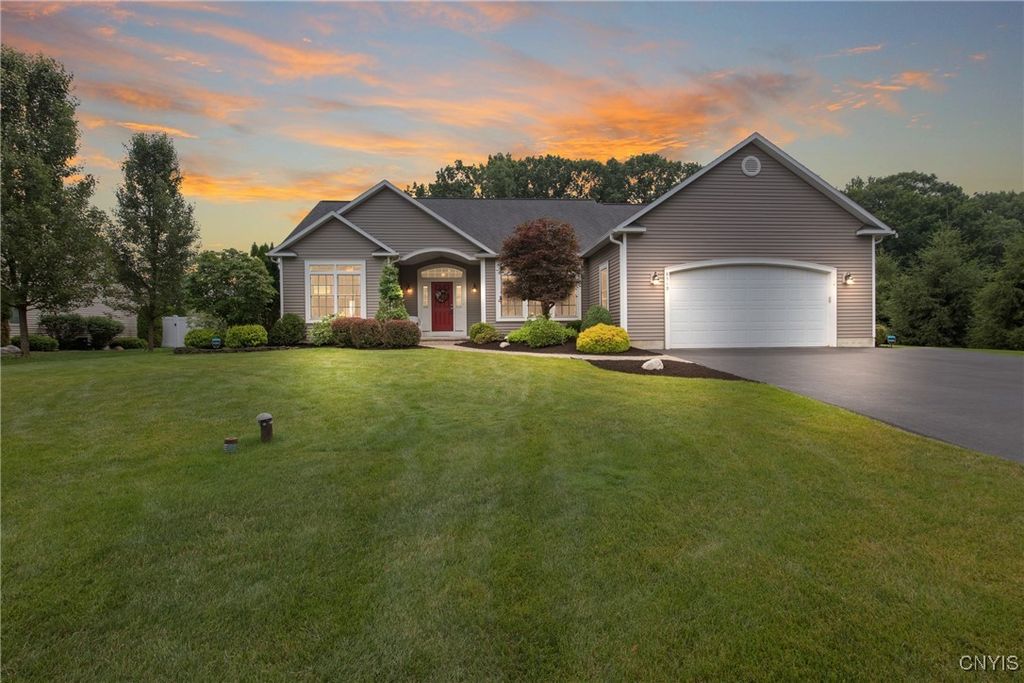 8519 Newbury Place, Clay, NY 13041