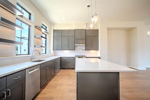 1716 Sedola Lane, Houston, TX 77055