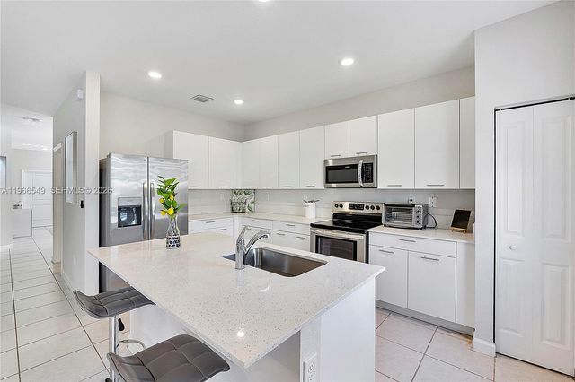 2361 NW 125th St, Miami, FL 33167