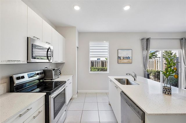 2361 NW 125th St, Miami, FL 33167