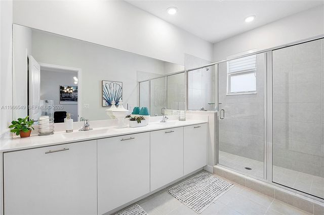 2361 NW 125th St, Miami, FL 33167