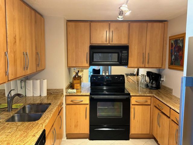 5200 N Flagler Drive 803, West Palm Beach, FL 33407