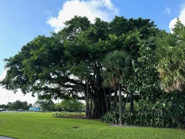 5200 N Flagler Drive 803, West Palm Beach, FL 33407