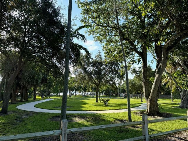 5200 N Flagler Drive 803, West Palm Beach, FL 33407