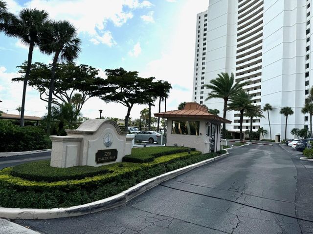 5200 N Flagler Drive 803, West Palm Beach, FL 33407